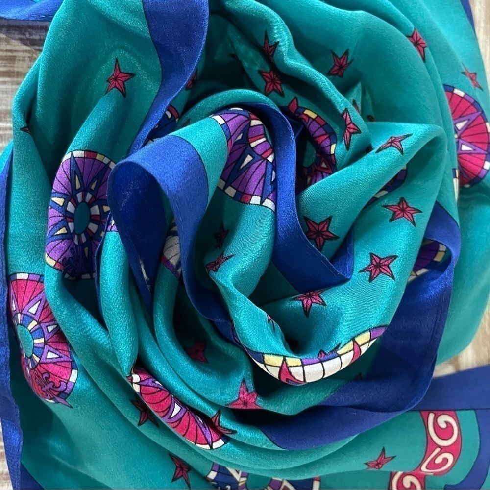 ginnie johansen scarf
 122